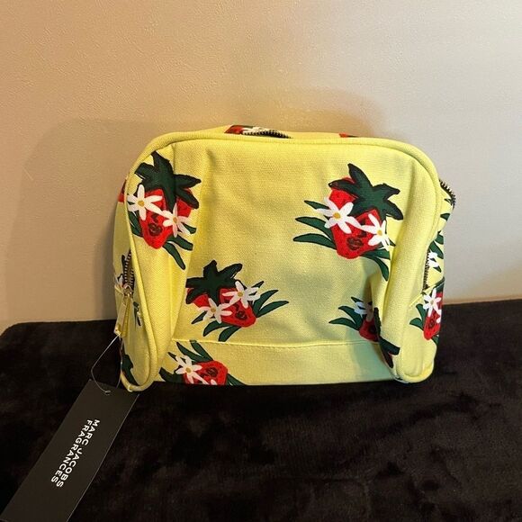 Marc Jacob’s Strawberry Floral Makeup Bag Case - Picture 5 of 11
